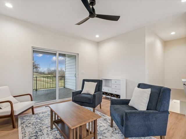 588 Maclan Circle, Iowa City, IA 52246