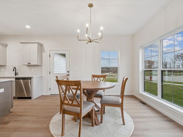 588 Maclan Circle, Iowa City, IA 52246