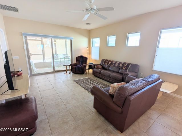 111 W Calle Moncayo, Sahuarita, AZ 85629