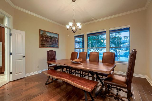 226 Hudson LN, Dripping Springs, TX 78620