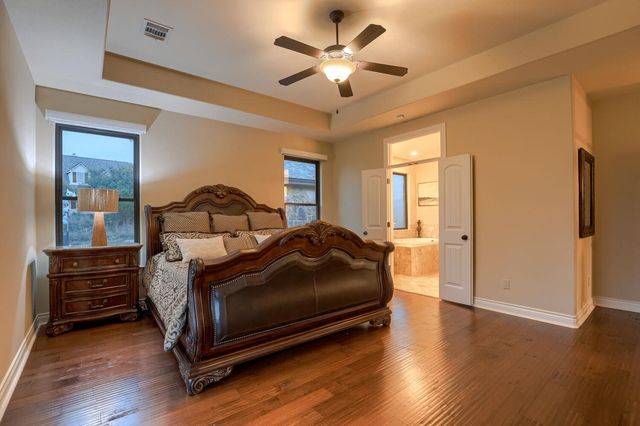 226 Hudson LN, Dripping Springs, TX 78620