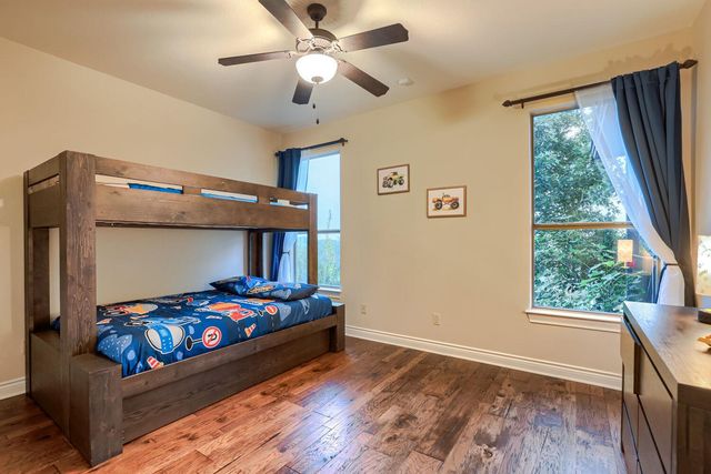 226 Hudson LN, Dripping Springs, TX 78620