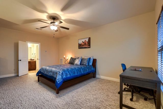 226 Hudson LN, Dripping Springs, TX 78620