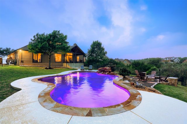 226 Hudson LN, Dripping Springs, TX 78620