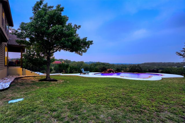 226 Hudson LN, Dripping Springs, TX 78620
