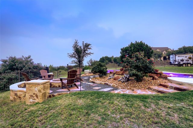 226 Hudson LN, Dripping Springs, TX 78620