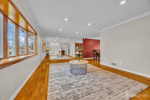 29 Carol Lane, Spotswood, NJ 08884