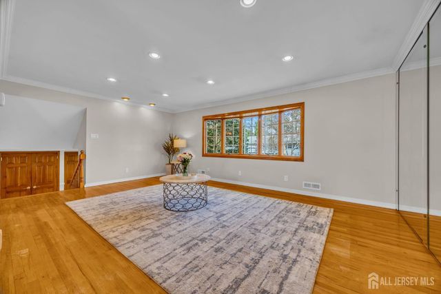 29 Carol Lane, Spotswood, NJ 08884