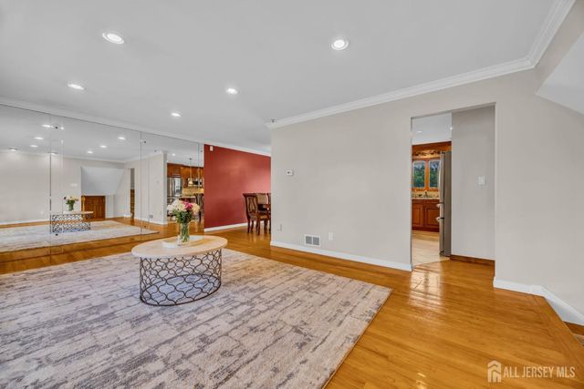 29 Carol Lane, Spotswood, NJ 08884