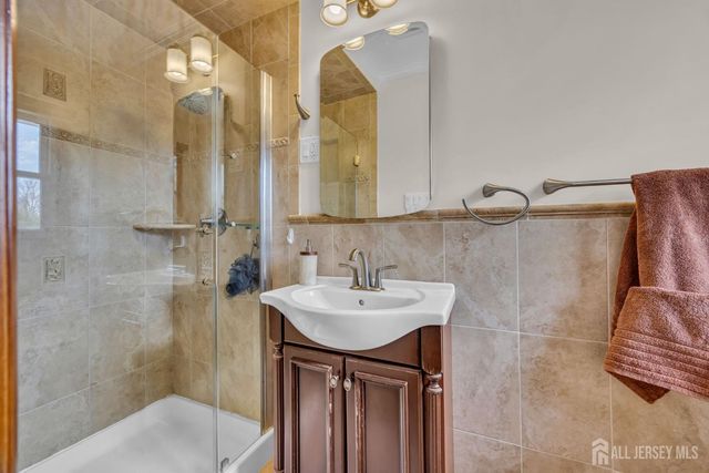 29 Carol Lane, Spotswood, NJ 08884