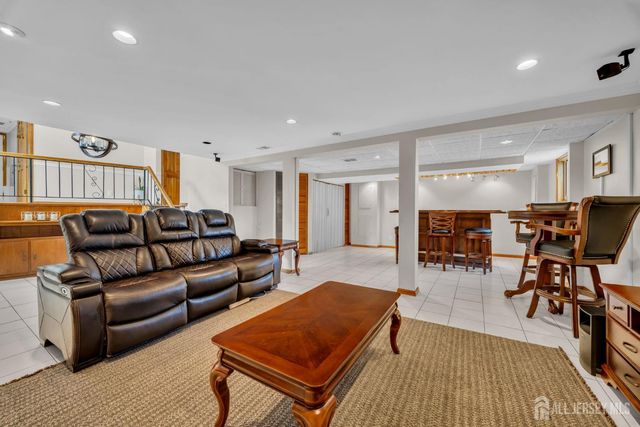 29 Carol Lane, Spotswood, NJ 08884