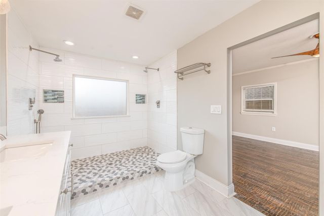 5808 Locke Avenue, Fort Worth, TX 76107