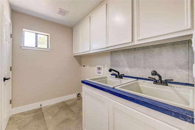 1901 Canyon Creek Court, Pearland, TX 77581