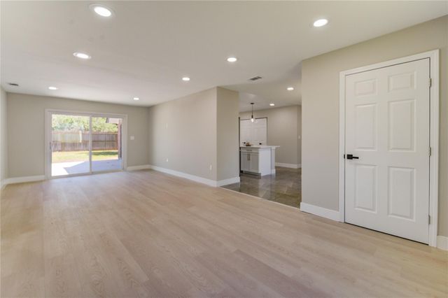 1901 Canyon Creek Court, Pearland, TX 77581