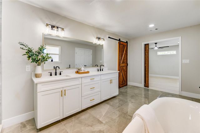 1901 Canyon Creek Court, Pearland, TX 77581