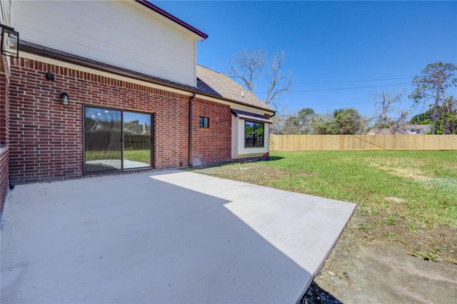 1901 Canyon Creek Court, Pearland, TX 77581