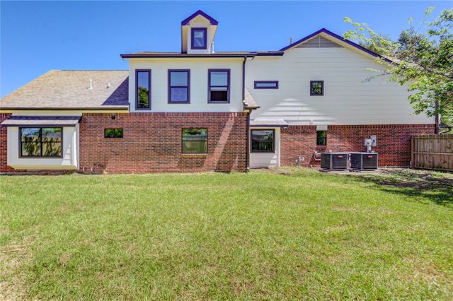 1901 Canyon Creek Court, Pearland, TX 77581