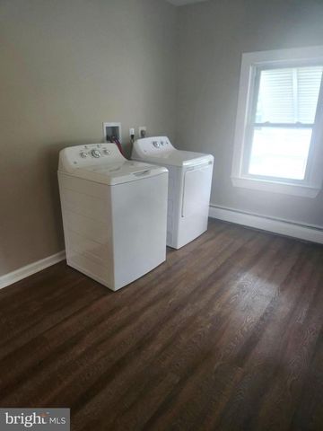 1359 CROWN POINT RD, West Deptford, NJ 08093