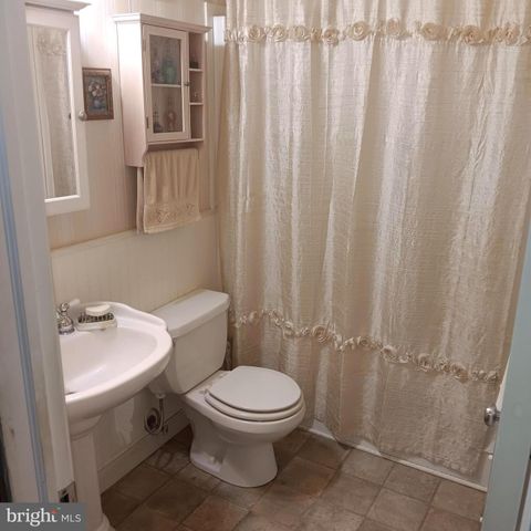 1359 CROWN POINT RD, West Deptford, NJ 08093