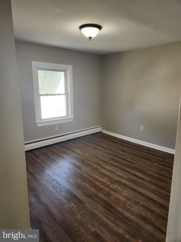 1359 CROWN POINT RD, West Deptford, NJ 08093