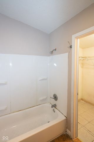 811 W Laurel Street, Seymour, IN 47274