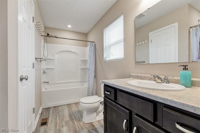 14446 State Route 301, Lagrange, OH 44050
