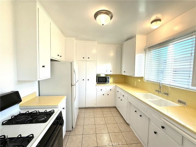 665 S Lake, Pasadena, CA 91106