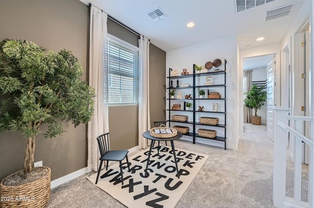 8318 E PETERSON Avenue, Mesa, AZ 85212