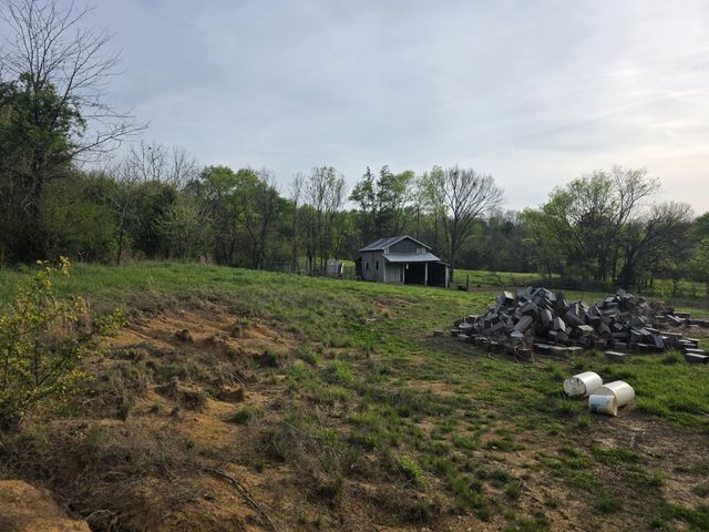 144 Heine Ln, Hartsville, TN 37074