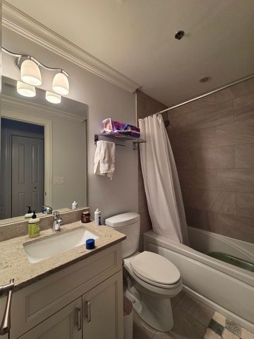20 N Aberdeen Street 205, Chicago, IL 60607