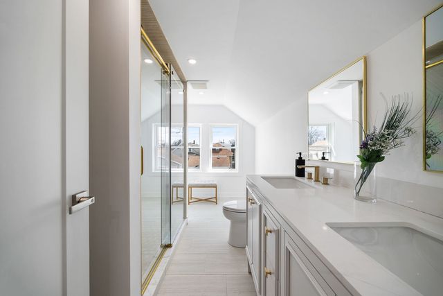 3631 N Sayre Avenue, Chicago, IL 60634