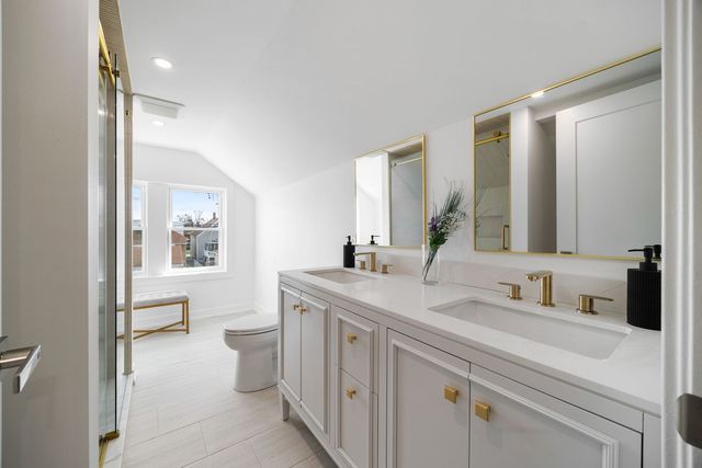 3631 N Sayre Avenue, Chicago, IL 60634