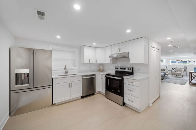 3631 N Sayre Avenue, Chicago, IL 60634