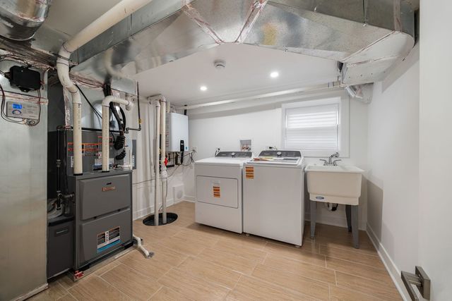 3631 N Sayre Avenue, Chicago, IL 60634