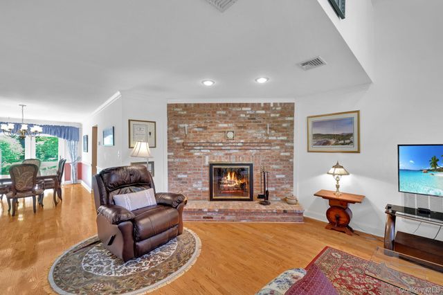 5 Village Cove, Warwick, NY 10990