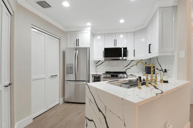 1803 N Flagler Drive 203, West Palm Beach, FL 33407