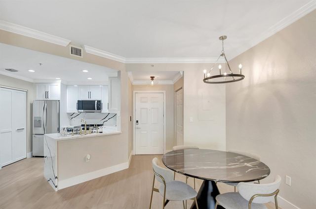 1803 N Flagler Drive 203, West Palm Beach, FL 33407