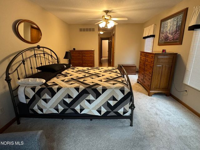 236 Stone Oak Court, Holland, OH 43528