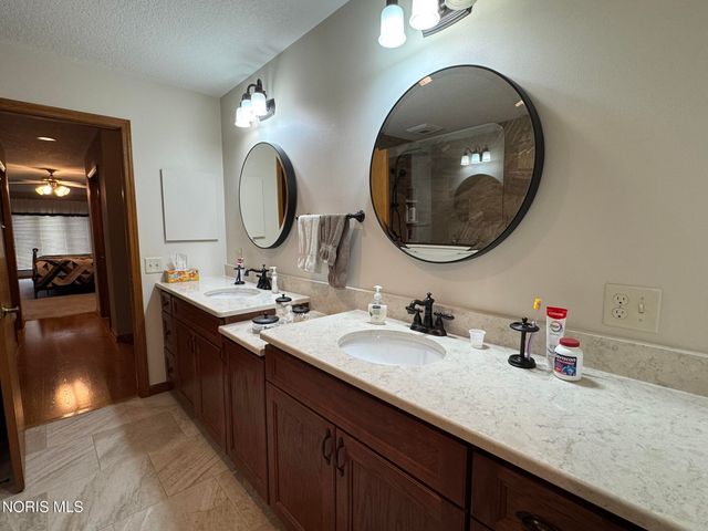 236 Stone Oak Court, Holland, OH 43528