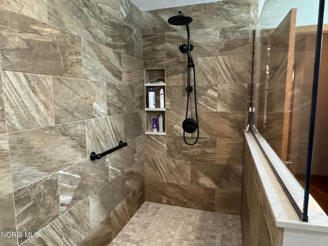 236 Stone Oak Court, Holland, OH 43528