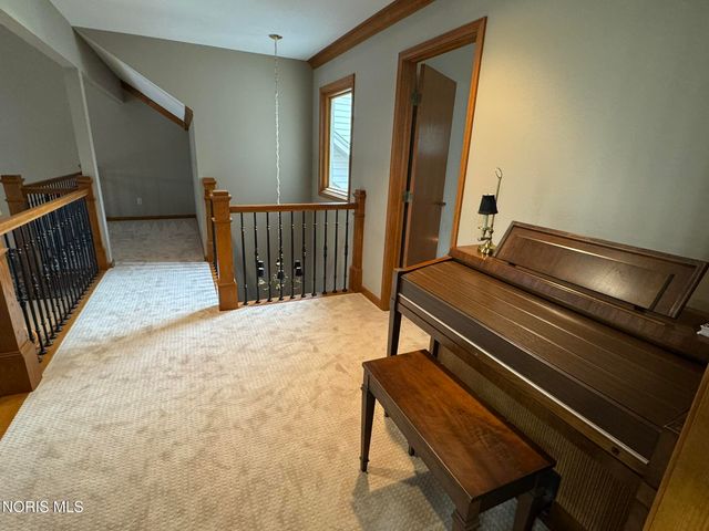 236 Stone Oak Court, Holland, OH 43528