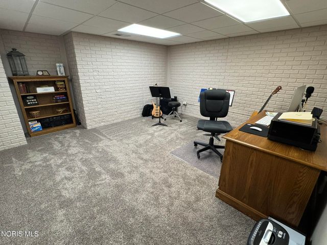 236 Stone Oak Court, Holland, OH 43528