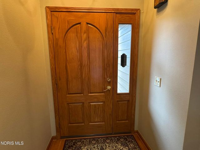 236 Stone Oak Court, Holland, OH 43528