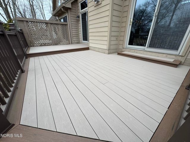 236 Stone Oak Court, Holland, OH 43528