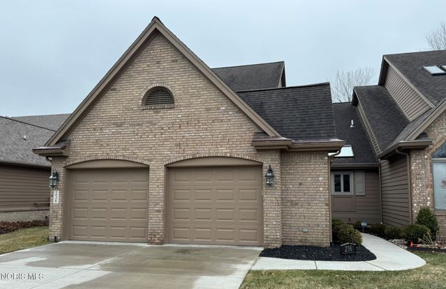 236 Stone Oak Court, Holland, OH 43528