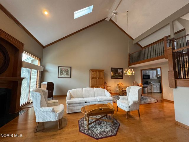 236 Stone Oak Court, Holland, OH 43528