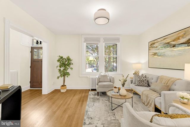 814 K ST NE, Washington, DC 20002