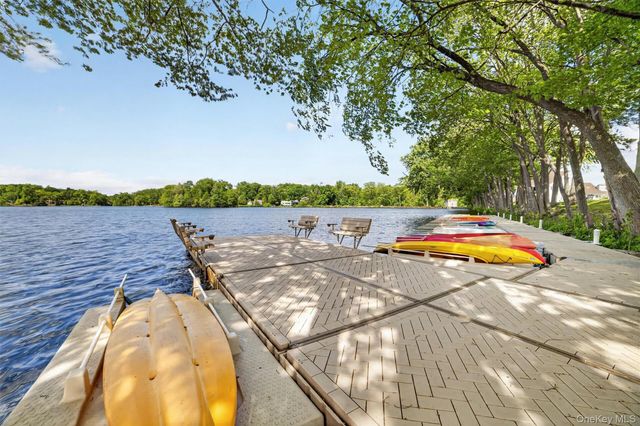 41 Waterside Close, Eastchester, NY 10709