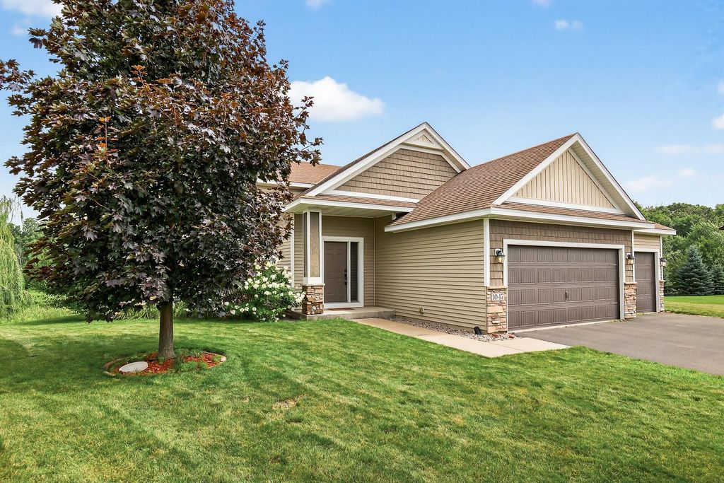 1047 152nd Lane NW, Andover, MN 55304