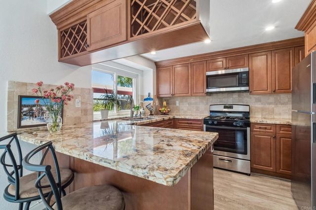 1968 Paseo Del Rey, Vista, CA 92084